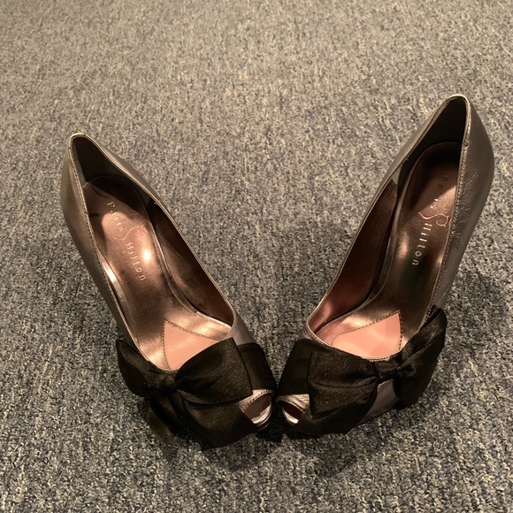 Paris Hilton silver heels - Picture 6 of 8